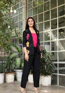 Conjunto de 3 Piezas Blanco para Mujer, Blazer Bordado con Pantalones Cómodos de Algodón, al Mejor Precio al por Mayor - Product Image 5