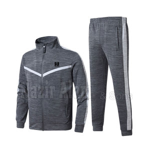 Survêtement pour homme en tissu léger et respirant, au design moderne, parfait pour l'entraînement en salle de sport et une utilisation quotidienne active. - Product Image 6
