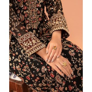 Traje XL de diseñador con Secuencia de hilo Real Diamond Work - Product Image 3