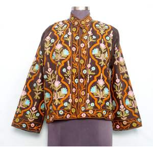 Veste unisexe indienne bohème en coton 100% matelassée et brodée Cotrise, nouveau motif de haute qualité, respirante, écologique, pièce antique - Product Image 1