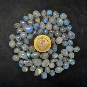 Fabricant Grossiste de Pierre de Lune Arc-en-ciel en Gros pour Revendeurs, Artisans, Métallurgistes en Argent (en Kg, Kilogramme) – Feu Bleu - Product Image 1
