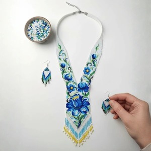 Conjunto de Joyería Étnica Elegante Hecho a Mano con Cuentas en Cascada Azul de Proveedor Indio, Disponible para la Venta, Ideal para Bodas y Fiestas - Product Image 2