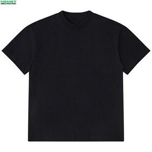 เสื้อยืดคอกลมแขนสั้นสีดำสำหรับผู้ชาย ผ้าฝ้าย 100% ทรงปกติ สวมใส่สบาย ผ้าเจอร์ซีย์ถัก สีพื้น ผลิตโดย Naimat Abbas Industries - Product Image 1