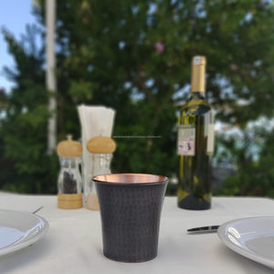 Verres en cuivre massif sans doublure faits à la main martelés tasses en métal pur de style antique pour servir des boissons froides ou une tasse à cocktails - Product Image 5