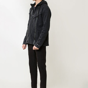 Veste à capuche noire entièrement zippée pour homme, avec empiècements contrastés et poches verticales zippées, vêtements de sport décontractés - Product Image 3