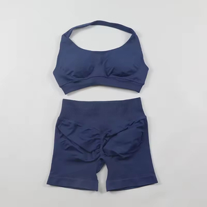 Conjunto de Yoga sin Costuras de 2 Piezas, Top Corto de Cintura Alta y Pantalones Cortos, Diseño Trenzado de Color Sólido, Ropa Deportiva para Mujer - Product Image 3