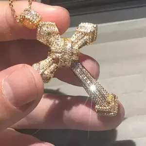 Colgante de cruz con incrustaciones de circonitas, chapado en oro, estilo hip hop, colgante religioso para mujer, joyería de moissanita al por mayor - Product Image 4