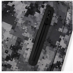 Pantalones de compresión deportivos que combinan tecnología de compresión avanzada con materiales transpirables para una recuperación y comodidad mejoradas. - Product Image 4