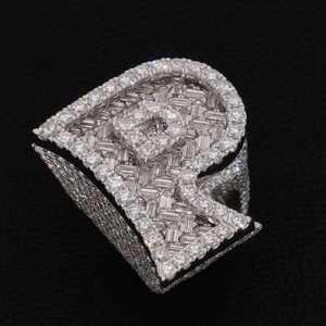 Bague de mariage pour homme personnalisable en argent sterling 925, entièrement pavée de moissanite VVS1, style hip-hop de luxe, certifiée, idéale pour les fêtes - Product Image 1