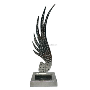 Escultura decorativa de aluminio con acabado de níquel para decoración del hogar Escultura de metal Artículos de regalo de Diwali - Product Image 3
