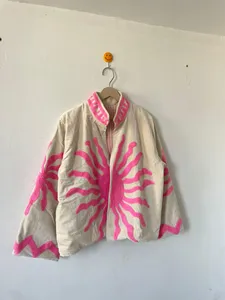Veste en velours crème de luxe Suzani, rose vif, motif soleil brodé, style bohème chic, vêtement d'extérieur d'été à manches longues pour femme - Product Image 4