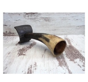 Decoración Artesanal de Cuerno de Búfalo sobre Base Metálica, Elegante Centro de Mesa Natural para Hogar u Oficina - Product Image 4