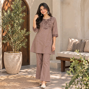 Nouvelle collection de tenues décontractées pour femmes, idéales pour les soirées, disponibles à prix abordable en provenance d'Inde pour l'exportation. - Product Image 1