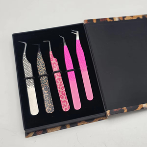 Kit de Pinzas Profesionales para Extensión de Pestañas con Punta de Fibra, 5 Piezas, con Recubrimiento de Papel, Aislamiento, Curvatura de 45 Grados, Empaque Personalizado - Product Image 1