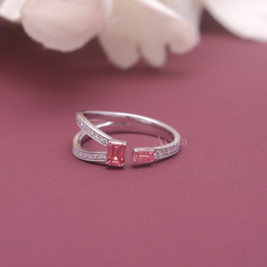 Bague ouverte en argent sterling 925 massif avec diamant rose fantaisie cultivé en laboratoire certifié IGI, taille émeraude, Toi et Moi, ajustable - Product Image 1