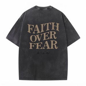 เสื้อยืดคอตตอนโอเวอร์ไซส์ลายพิมพ์ตัวอักษร Faith Over Fear สำหรับผู้ชาย แขนสั้น คอกลม สไตล์ลำลอง ผ้าเจอร์ซีย์ ลุคซักล้าง - Product Image 2