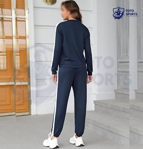Conjunto Deportivo de Dos Piezas para Mujer, de Alta Calidad, Ligero, con Logotipo Personalizado, en Poliéster y Spandex, para Gimnasio y Entrenamiento - Product Image 5
