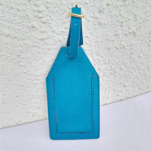 Etiqueta de equipaje de cuero PU con solapa de privacidad Identificadores de viaje fáciles para hombres y mujeres - Product Image 4