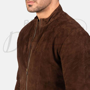 Chaqueta de Cuero de Gamuza Marrón Premium para Hombre, Corte Ajustado, Cuello Alto Minimalista, Cierre de Cremallera, Estilo Bomber, Ligera y Moderna - Product Image 2