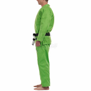 Vêtements d'arts martiaux durables pour hommes, y compris un uniforme de karaté classique au toucher confortable, à vendre - Product Image 2