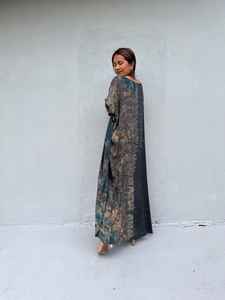 Robe Kaftan Col Bateau Vert Gris Foncé AC 30 pour Femme, Style Automne, Grande Taille, Tie-Dye en Mousseline - Product Image 2