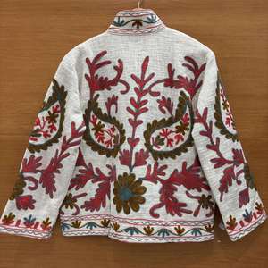 Chaqueta Suzani de Algodón con Bordado Floral a Mano, Cuello Alto, Cierre de Cremallera, Manga Larga, Ropa Exterior de Otoño para Mujer - Product Image 6