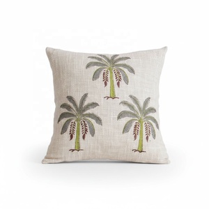 Funda de cojín de algodón de alta calidad con estampado de palmeras a mano, de moda. - Product Image 1