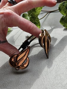 Brazalete Abierto de Cobre Grabado Texturizado, Hecho a Mano, Personalizado, Joyería Energética de Bienestar Terapéutico para Navidad - Product Image 6