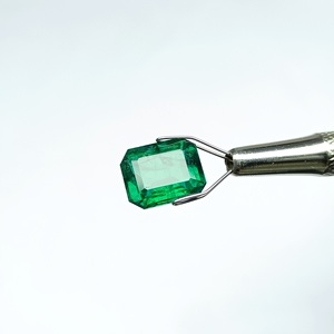 Esmeralda Octogonal Verde Natural de 5.89 Quilates de Zambia, Gema Suelta Certificada por IGI, Corte Facetado ETSLK-64 Ratti Chart-6.25 - Product Image 2