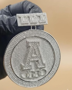 Colgante de lujo personalizado de plata 925 con diamantes de moissanita VVS estilo hip hop, con letras y números brillantes, para él. - Product Image 5