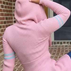 Suéter Varsity con Peplum para Mujer, Marca Jack and Jill, Color Rosa, Tejido de Punto, Manga Larga, Cárdigan Moderno, Ropa Casual y Elegante para Mujer - Product Image 6