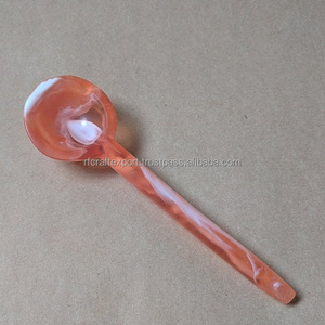 Fourchette à salade cuillère à tourbillon rouge avec logo personnalisé ensemble de couverts en résine d'excellente qualité pour un usage quotidien et les mariages - Product Image 4