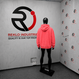 Sweat à capuche zippé rouge corail personnalisé avec motif graphique texturé en relief, coupe oversize, style streetwear, en molleton de coton épais - Product Image 4