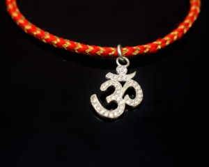 Bracelet en cordon tressé réglable plaqué or 18 carats avec breloque en zircon - Style minimaliste - Product Image 3
