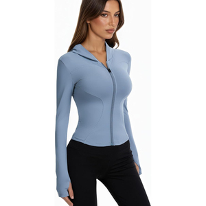 Veste de yoga athlétique pour femme, nylon, coupe ajustée, extensible, respirante, légère, avec fermeture éclair - Product Image 4