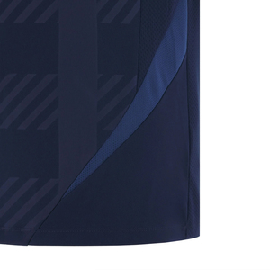 Camiseta Deportiva Premium Color Azul Marino Oscuro con Patrón a Cuadros Tonales y Detalles de Rayas Rosas, OEM ODM, Secado Rápido, Estilo Rugby - Product Image 3