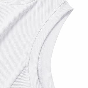 Camisetas sin mangas de cuello alto acanaladas 100% algodón a la moda, con logo personalizado, ajustadas, informales, de verano, para hombre, estilo crop top. - Product Image 4