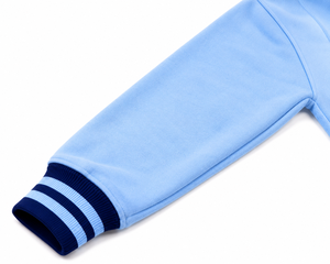 Cardigan en tricot bleu clair personnalisé pour sororité, fraternité, université, collège, avec lettres grecques brodées et col en V - Product Image 3