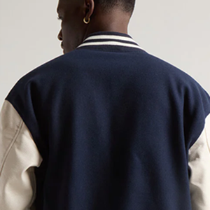 Veste de baseball pour homme style hip-hop vintage personnalisée, en toile brodée, avec blocs de couleur et manches en cuir - Product Image 6