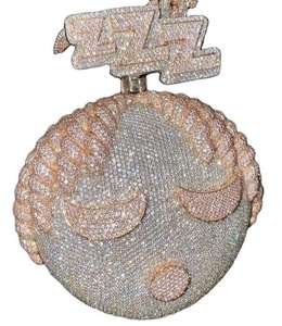 Pendentif personnalisé motif visage de dessin animé serti de pierres, en or rose et argent, avec moissanite et perle d'eau douce, breloque tendance pour soirée hip-hop - Product Image 4