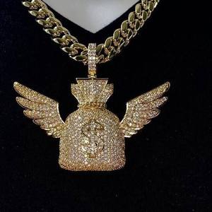 จี้รูปปีกนางฟ้าประดับเพชรหรูหรา พร้อมสัญลักษณ์ดอลลาร์ ประดับเพชร VVS มอยส์ซาไนต์ เครื่องประดับฮิปฮอป - Product Image 2