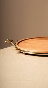 Bandeja de Comedor Redonda de Madera de Lujo al por Mayor, Plato de Servicio de Metal para Hotel y Restaurante, Vajilla Elegante con Asa Dorada Floral - Product Image 6