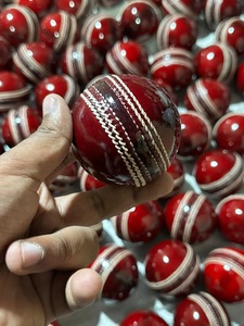 Pelota de Cricket de Cuero Salstar Sport de 300 GMS de Calidad Premium, Colores Personalizables, Logotipo, Pelotas de Práctica para Lanzadores - Product Image 1
