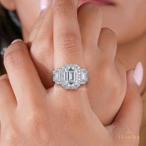 Anillo de compromiso de lujo con corte esmeralda y halo de diamantes cultivados en laboratorio, anillo de boda para mujer, joyería fina personalizada - Product Image 1
