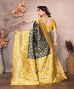 Sari de Seda Dorada con Borde Negro Estampado, Traje Tradicional Indio para Bodas, para Mujer, Largo hasta el Suelo, Corte Regular - Product Image 3