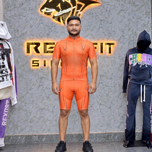 Conjunto de Uniforme de Ciclismo Personalizado Premium con Jersey Cómodo, Pantalones Cortos Acolchados y Tela Transpirable para Carreras de Carretera y Entrenamiento - Product Image 1