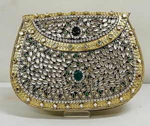 Hermoso bolso de mano de resina Kundan con borde de metal para mujer, ideal para fiestas nocturnas, de f s international - Product Image 2
