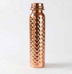 Bouteille d'hydratation réutilisable en cuivre, vaisselle écologique en métal conçue pour le stockage de l'eau propre et une meilleure hydratation au quotidien - Product Image 4