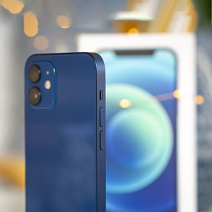 Teléfono Móvil Modelo 12 de 128 GB, 98% Nuevo - Product Image 1