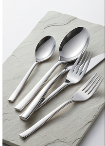 Ensemble de couverts en acier inoxydable avec finition polie miroir, parfait pour la vaisselle de mariage et une utilisation élégante à table. - Product Image 3